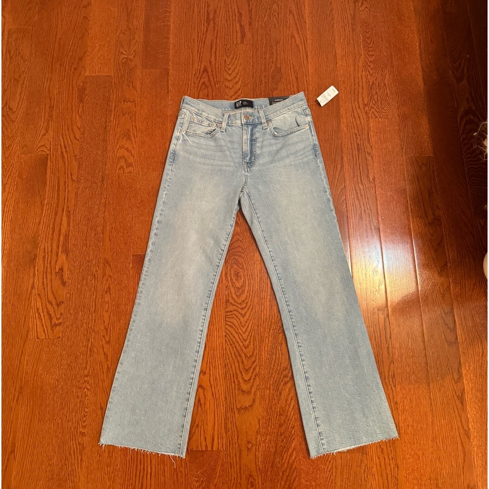 NEW WITH TAGS GAP Strech Kick Fit Jeans